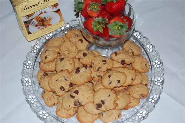 Peanut Chocolate Chip Cookies